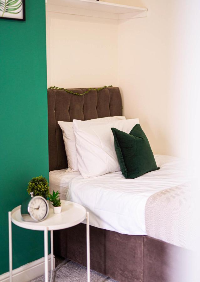 Comfortable House In Nuneaton Sleeps5 Free Parking Good Amenites Exterior foto